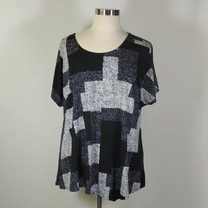 Avenue Black and White Stretch Tunic Top
